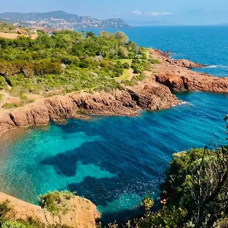 Appartement Le Trayas Raphael Superbe 3 Pièces Vue Mer Jardin Privatif Jacuzzi 6 Personnes *