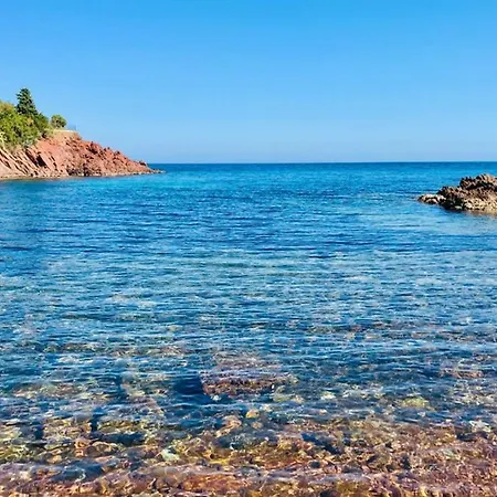 Le Trayas Raphael Superbe 3 Pièces Vue Mer Jardin Privatif Jacuzzi 6 Personnes Appartement